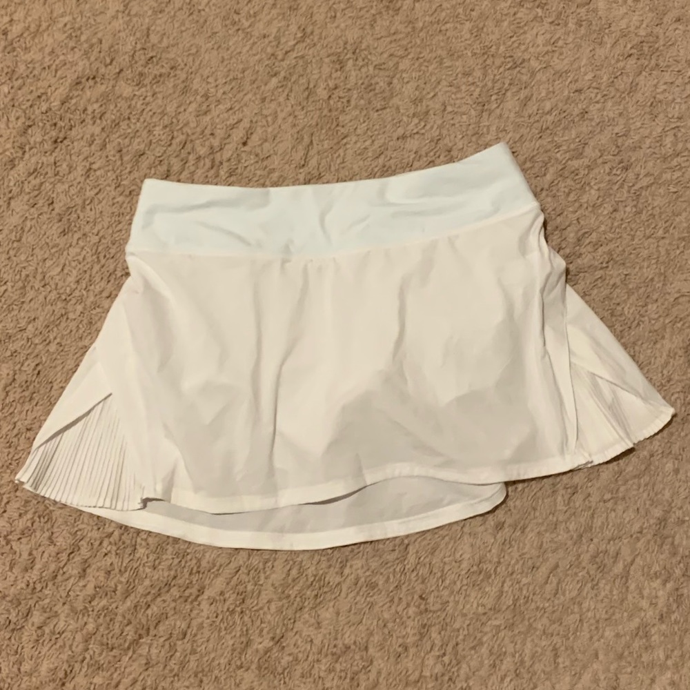 Lululemon play off the pleats mid-rise skirt